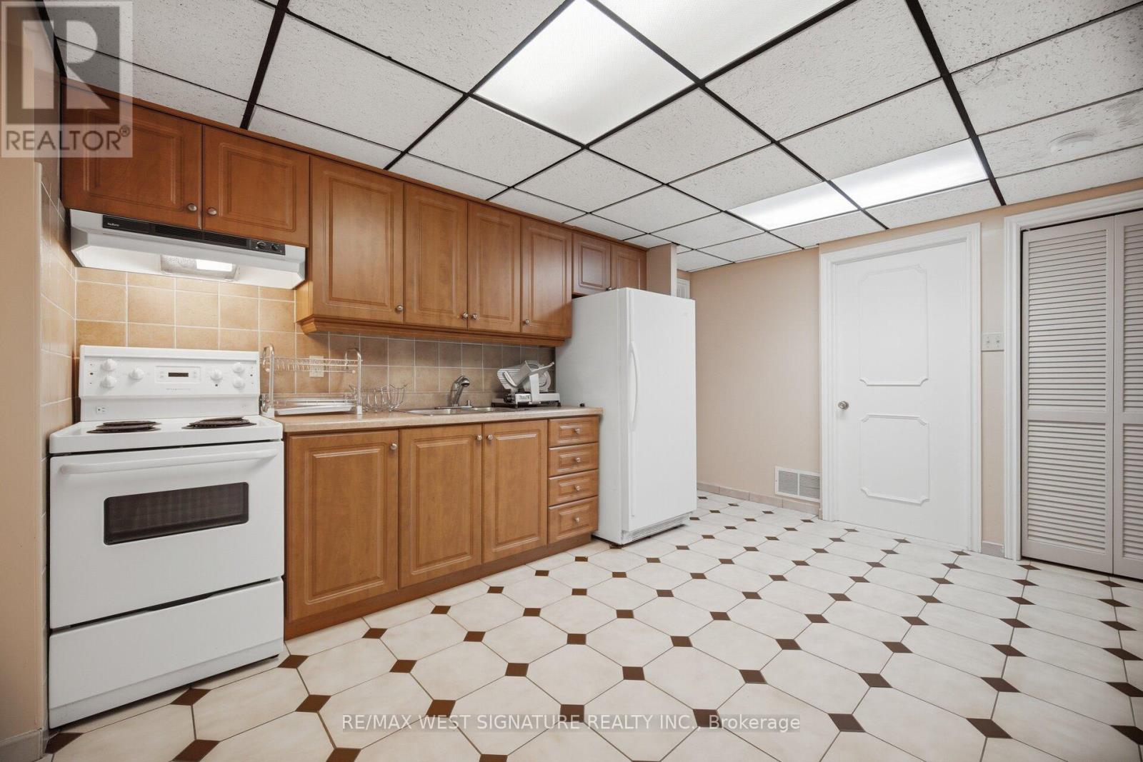 36 Windsor Road, Toronto, Ontario  M9R 3G4 - Photo 31 - W13005498