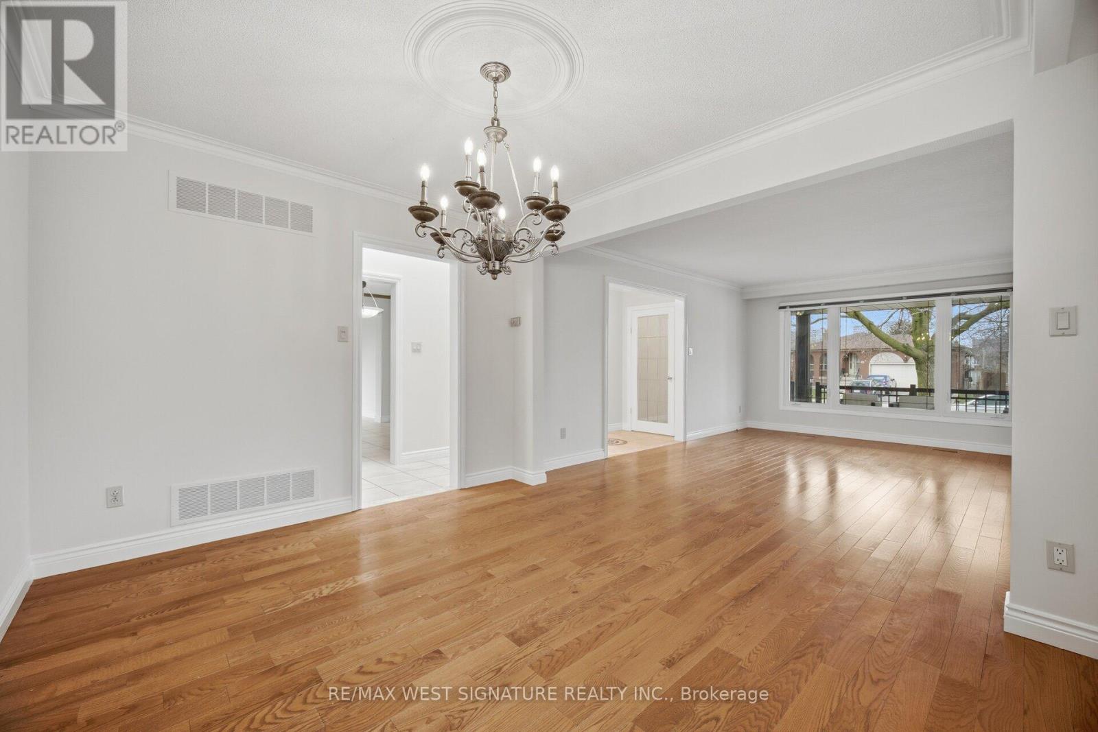 36 Windsor Road, Toronto, Ontario  M9R 3G4 - Photo 7 - W13005498