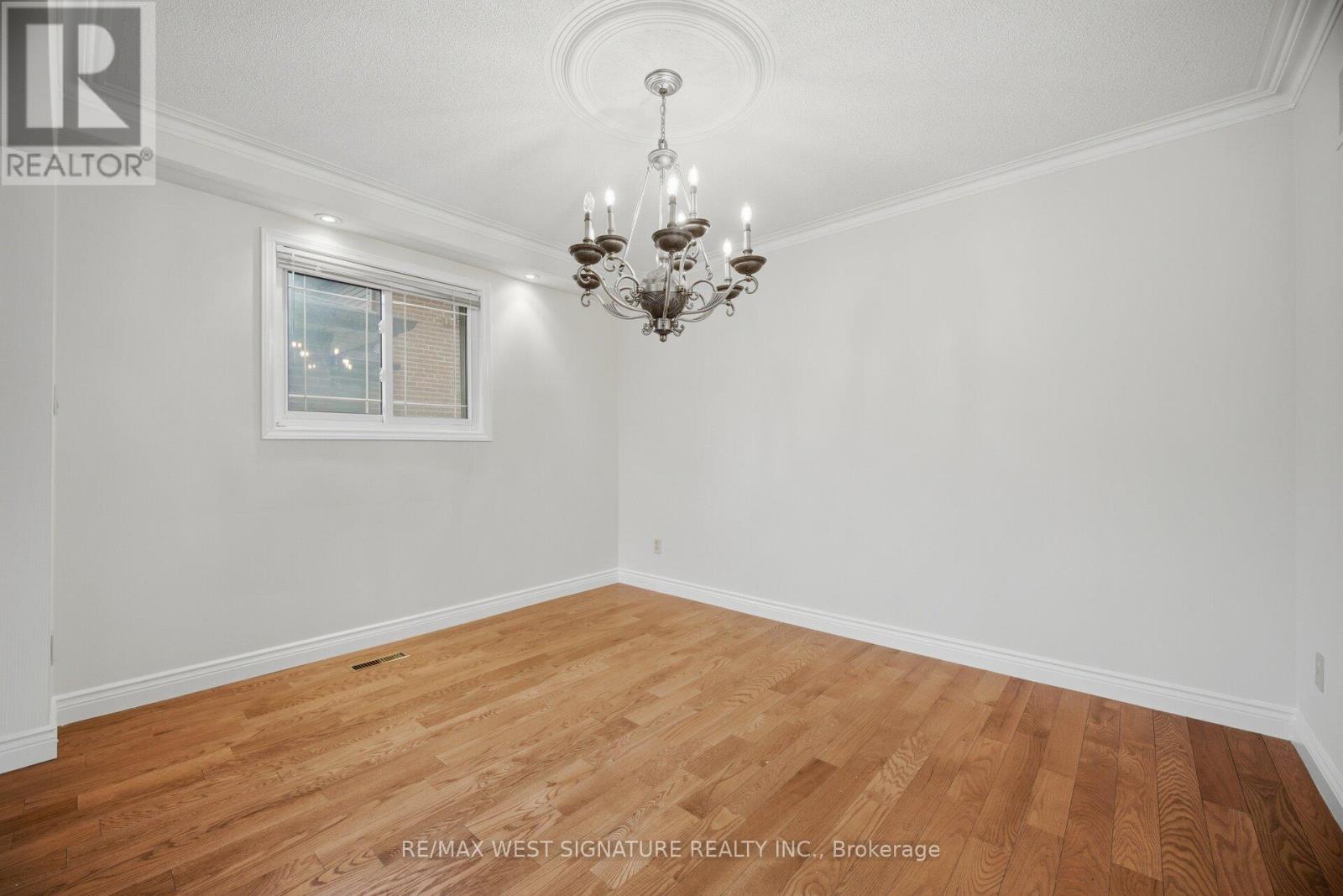 36 Windsor Road, Toronto, Ontario  M9R 3G4 - Photo 8 - W13005498