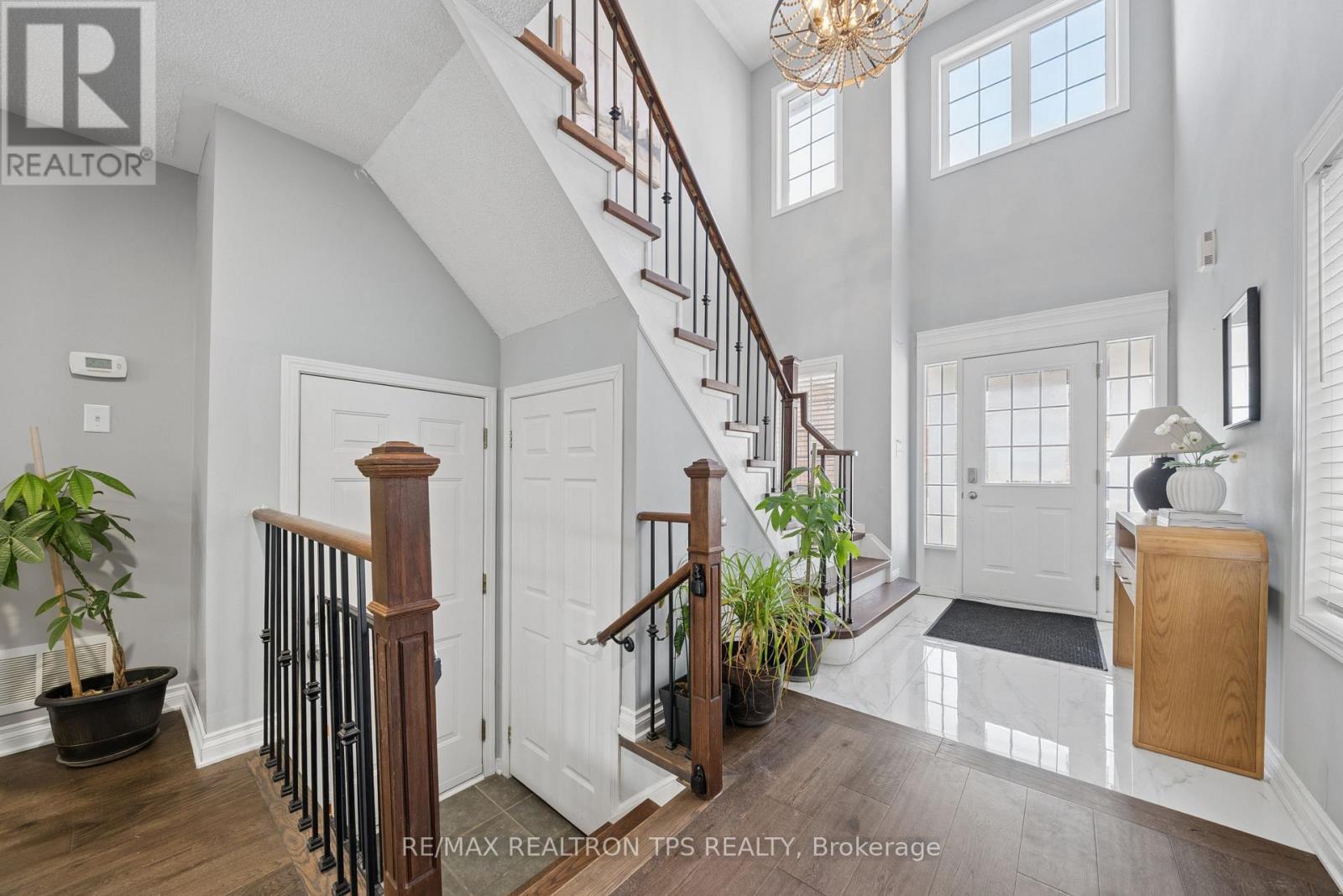 87 Madden Place, Clarington, Ontario  L1C 5K3 - Photo 3 - E12996378