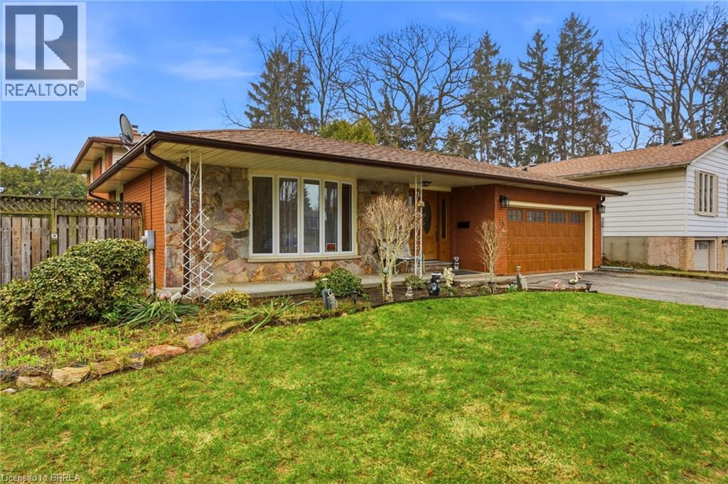 13 Brooks Court, Brantford, Ontario  N3R 6X9 - Photo 4 - 40816749