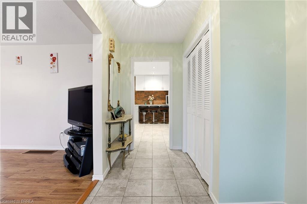 13 Brooks Court, Brantford, Ontario  N3R 6X9 - Photo 7 - 40816749