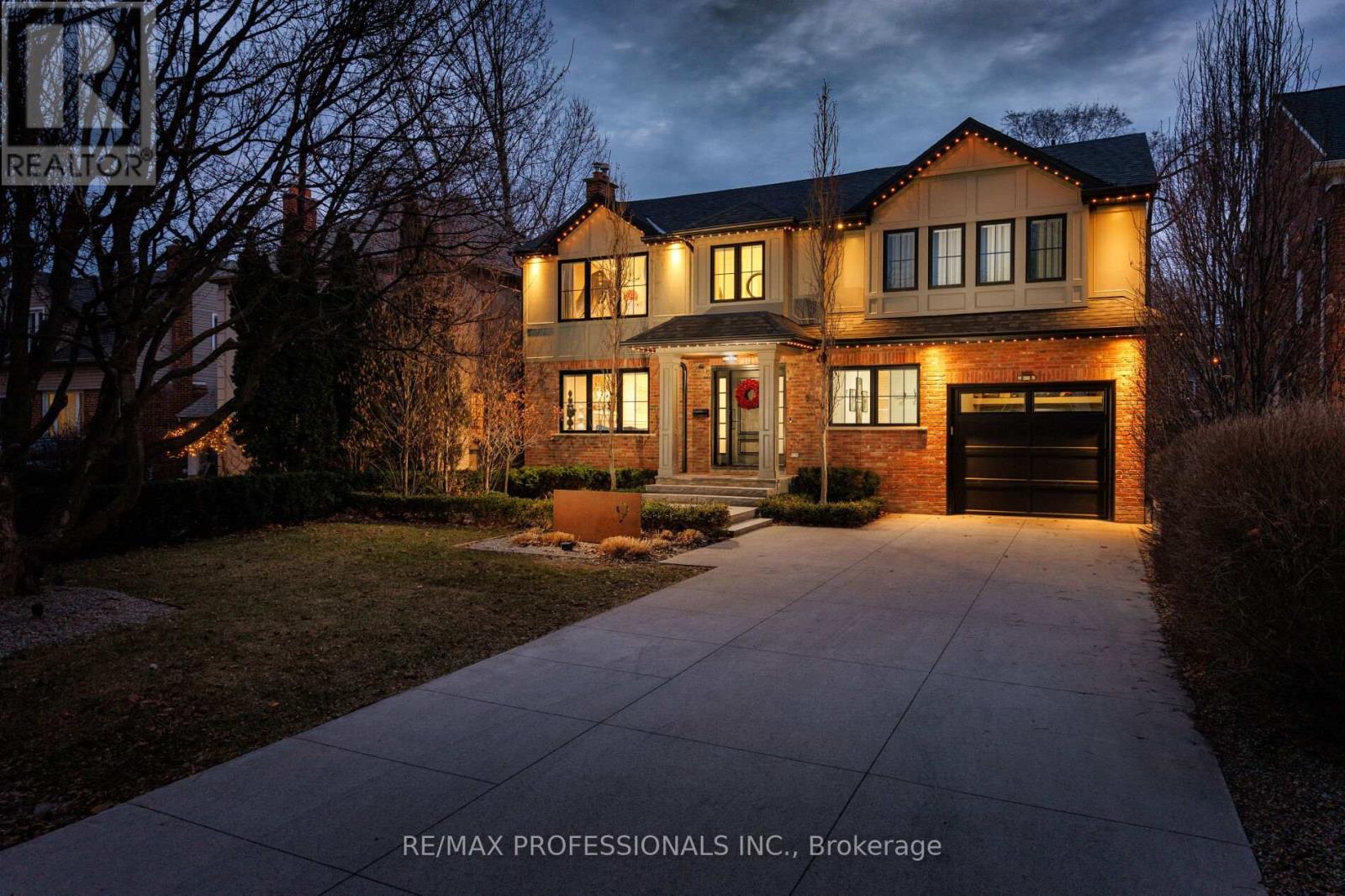 9 Bernice Avenue, Toronto, Ontario  M8Y 1Z5 - Photo 2 - W13003874