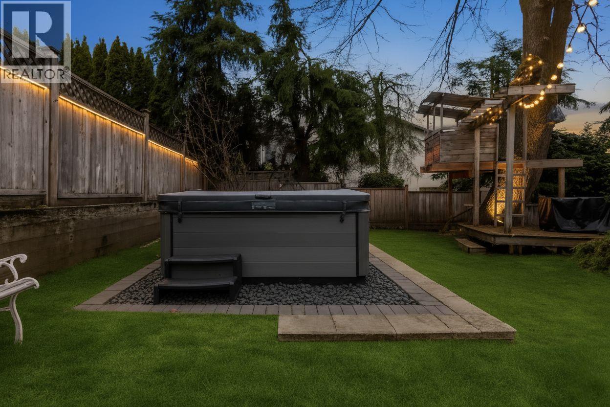 4158 Mt Seymour Parkway, North Vancouver, British Columbia  V7G 1C5 - Photo 3 - R3105125