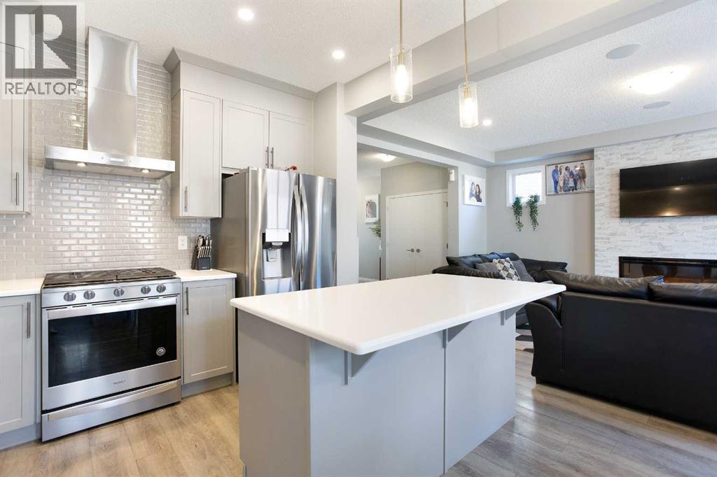 158 Osborne Common Sw, Airdrie, Alberta  T4B 5G7 - Photo 1 - A2262053