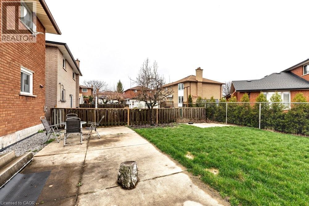 42 Lasila Court, Hamilton, Ontario  L9C 7B6 - Photo 29 - 40819653