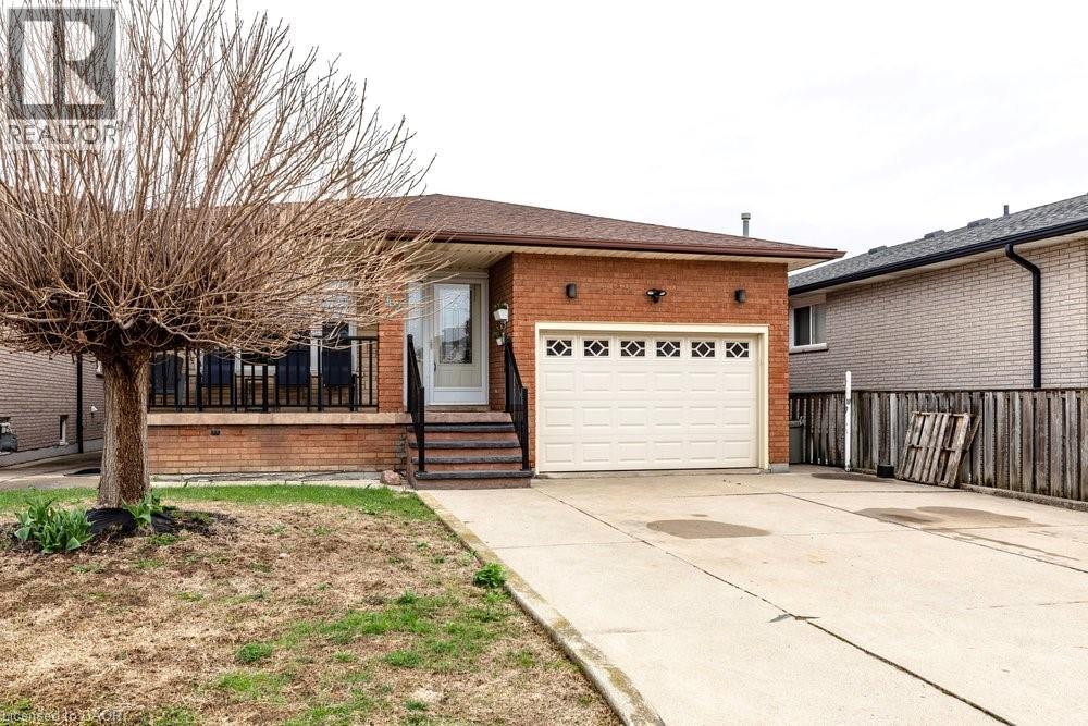 42 Lasila Court, Hamilton, Ontario  L9C 7B6 - Photo 3 - 40819653