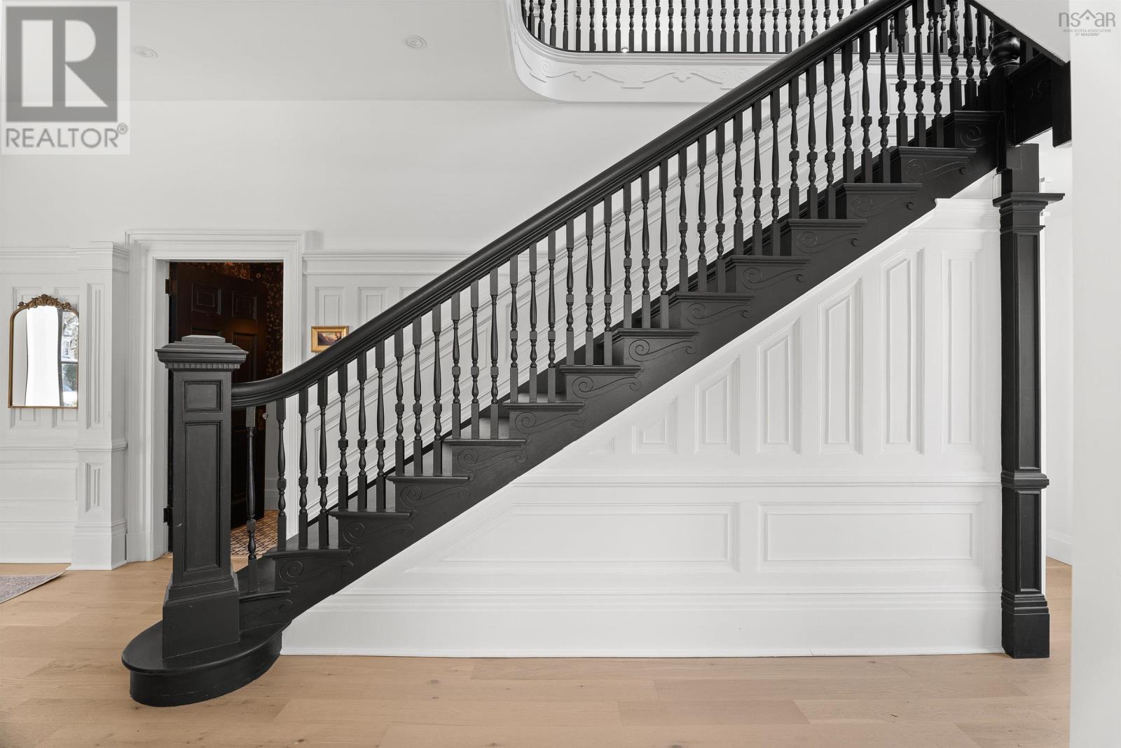 785 Young Avenue, Halifax, Nova Scotia  B3H 2V8 - Photo 5 - 202607309