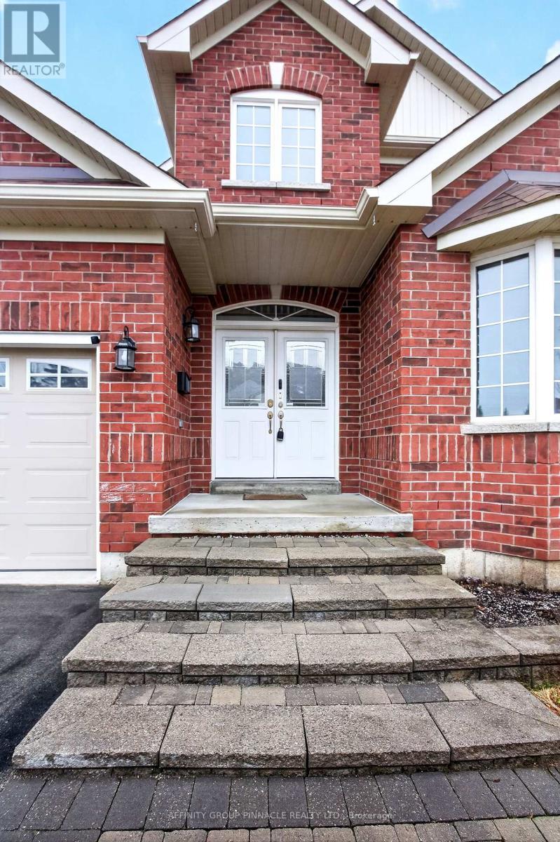 31 Ellis Crescent, Kawartha Lakes, Ontario  K9V 0A5 - Photo 3 - X12928320