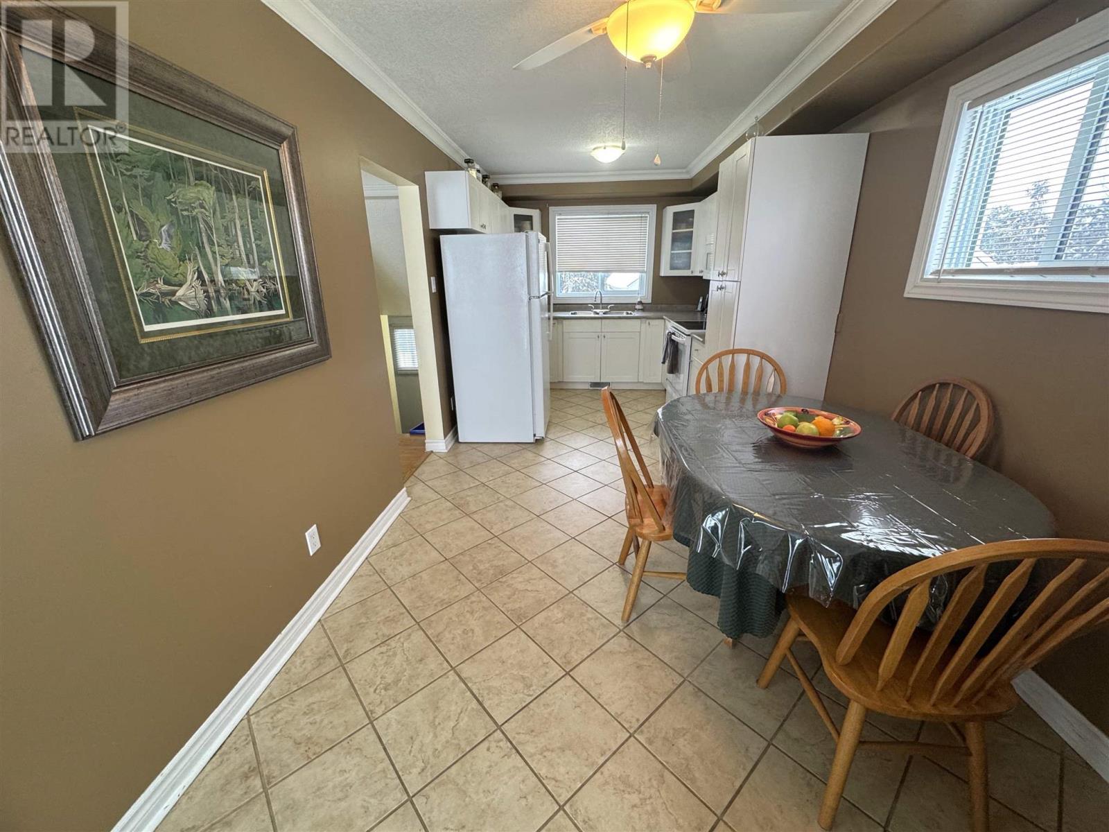 11 Oak Hill Rd, Elliot Lake, Ontario  P5A 2E4 - Photo 4 - SM260556