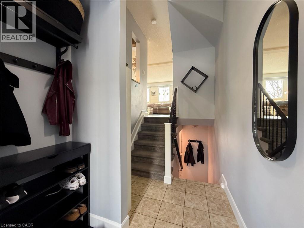 17 Melanie Crescent Unit# 17, Waterdown, Ontario  L0R 2H0 - Photo 5 - 40821130