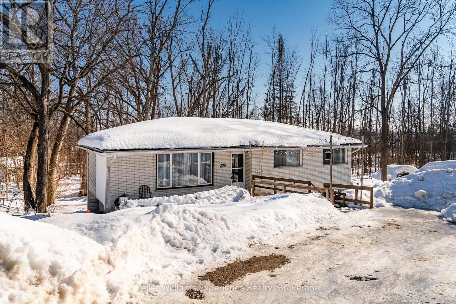 229 MOUNTAIN AVENUE, Tay, Ontario