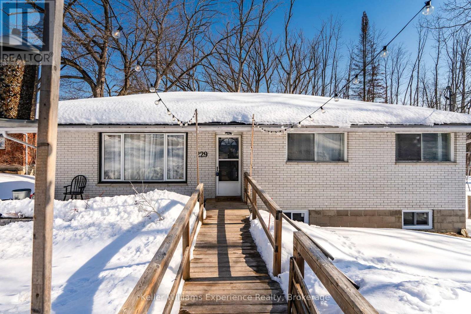 229 Mountain Avenue, Tay, Ontario  L0K 2C0 - Photo 2 - S13005770