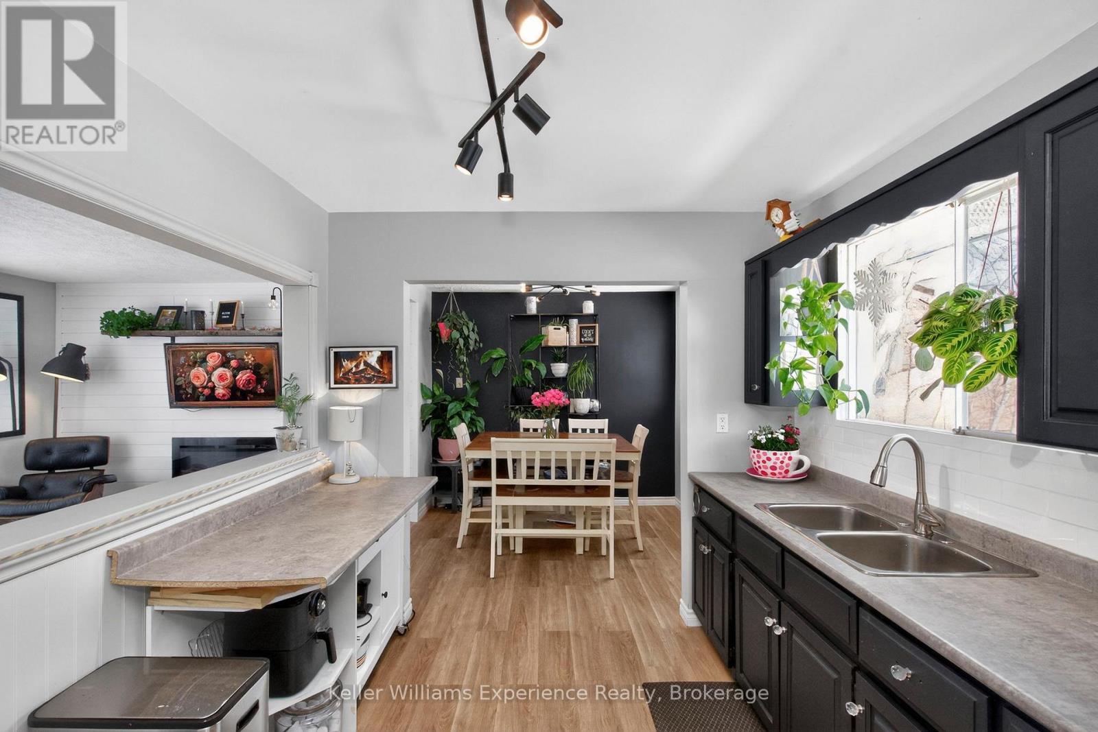 229 Mountain Avenue, Tay, Ontario  L0K 2C0 - Photo 6 - S13005770