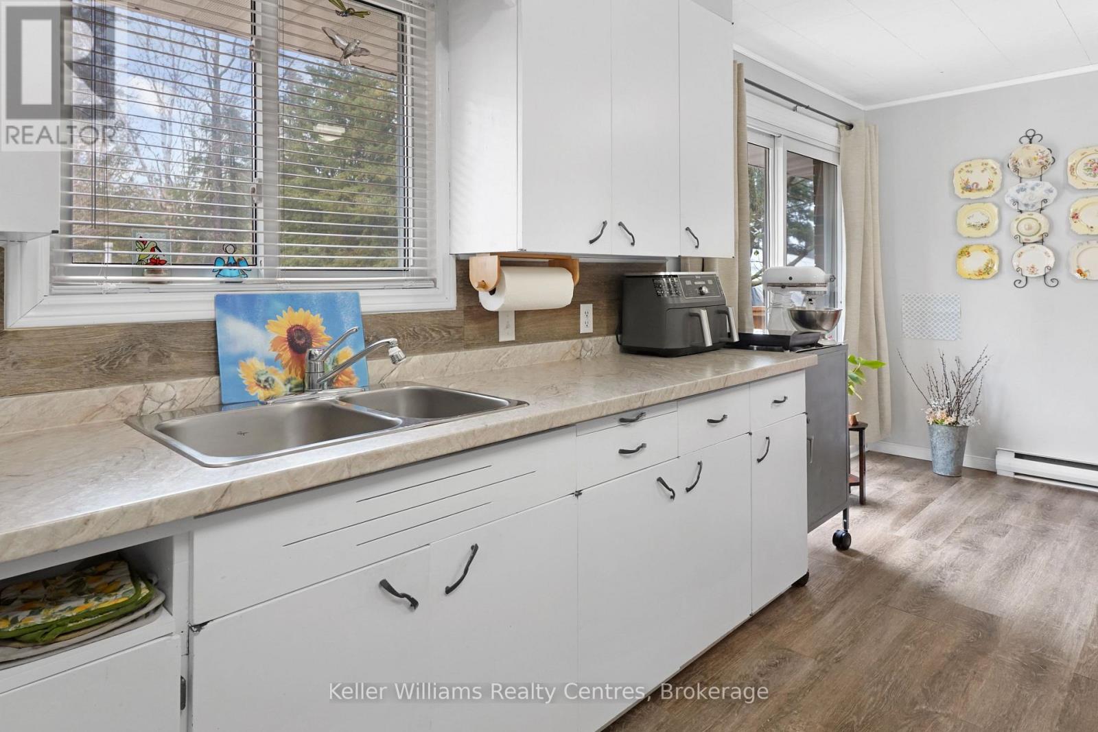 192 George Street, South Bruce Peninsula, Ontario  N0H 2T0 - Photo 11 - X13005664