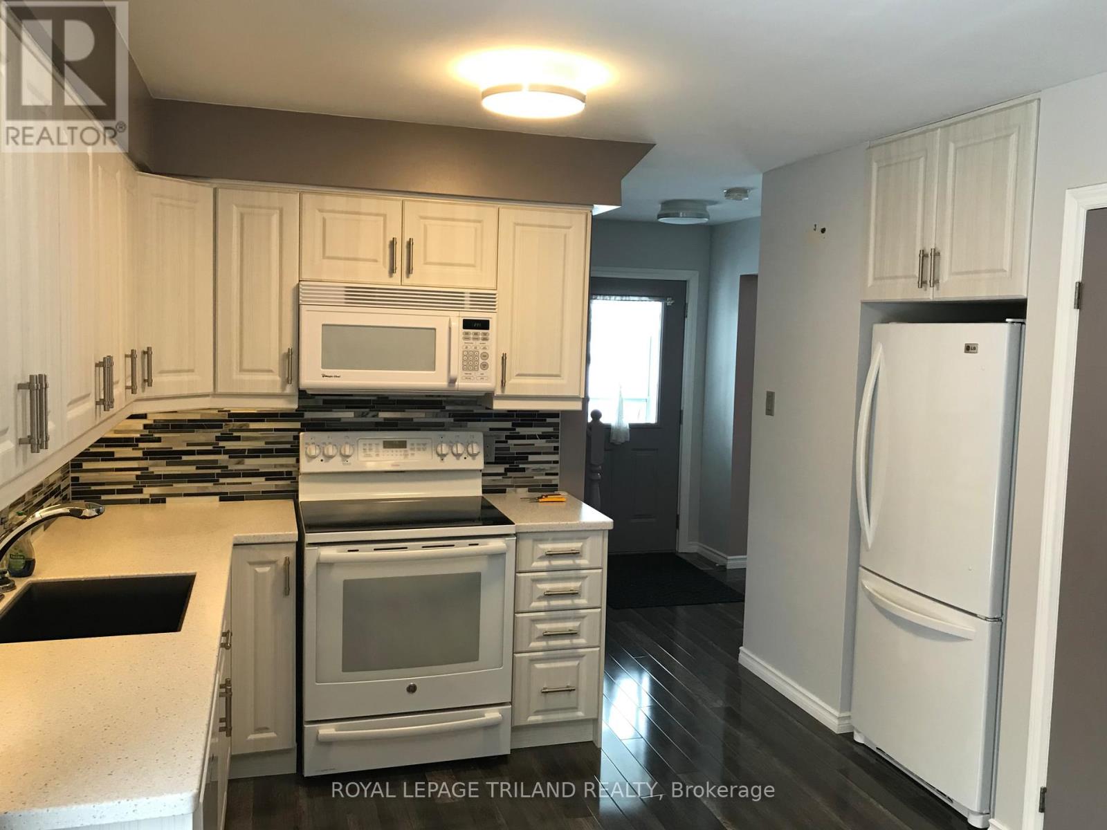 A - 55 Sunrise Court, London East, Ontario  N5V 4V5 - Photo 3 - X13005774