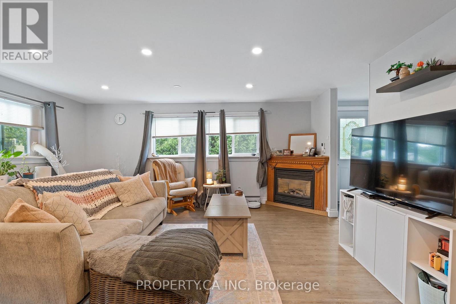 190 Ann Street, North Middlesex, Ontario  N0M 2K0 - Photo 7 - X13005882
