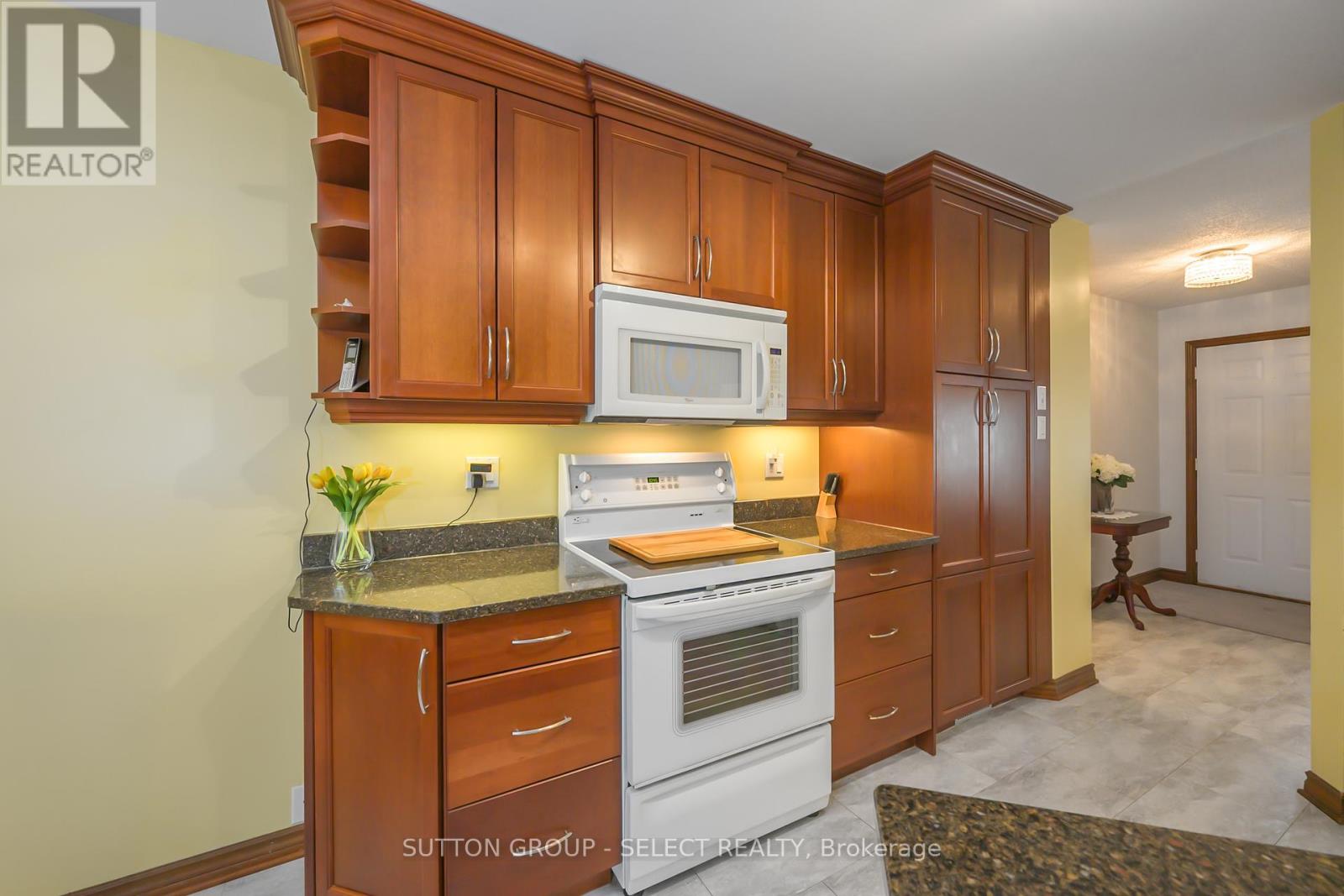 260 Village Green Avenue, London South, Ontario  N6J 3Z6 - Photo 10 - X13005888