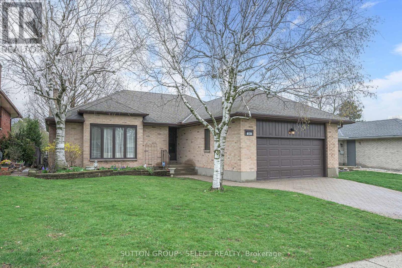 260 Village Green Avenue, London South, Ontario  N6J 3Z6 - Photo 2 - X13005888