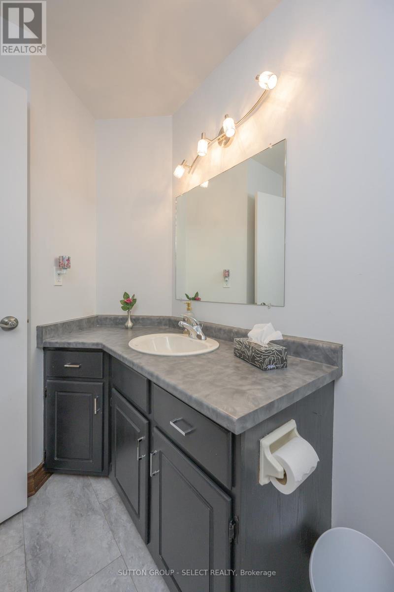 260 Village Green Avenue, London South, Ontario  N6J 3Z6 - Photo 23 - X13005888