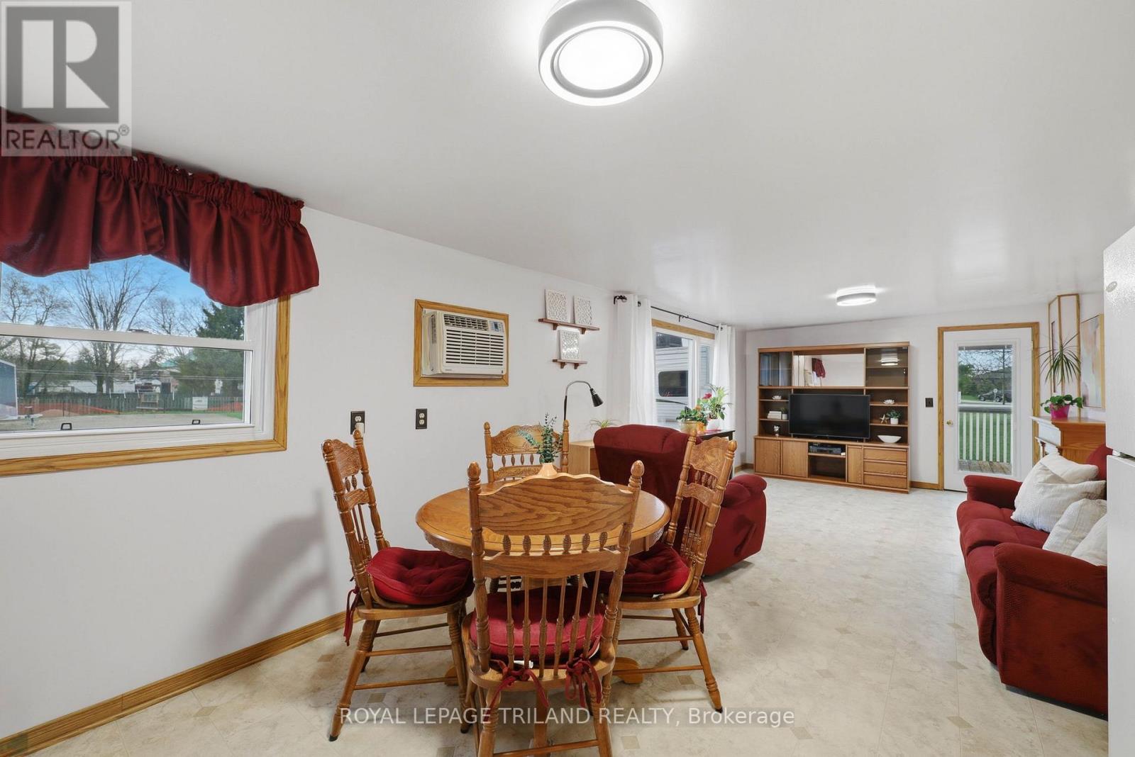 75 Sherrard Street, Lambton Shores, Ontario  N0M 2N0 - Photo 12 - X13005936