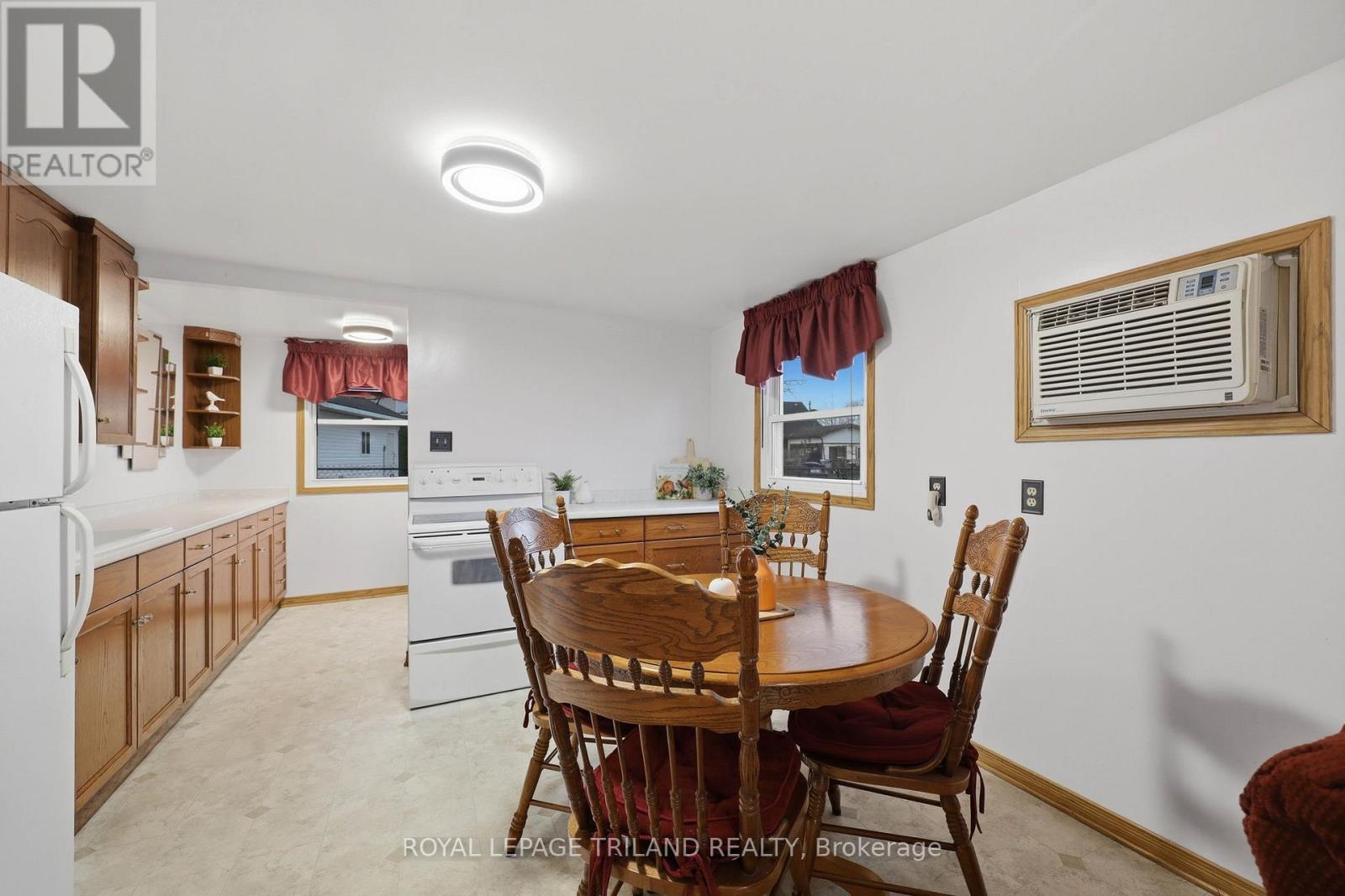 75 Sherrard Street, Lambton Shores, Ontario  N0M 2N0 - Photo 13 - X13005936