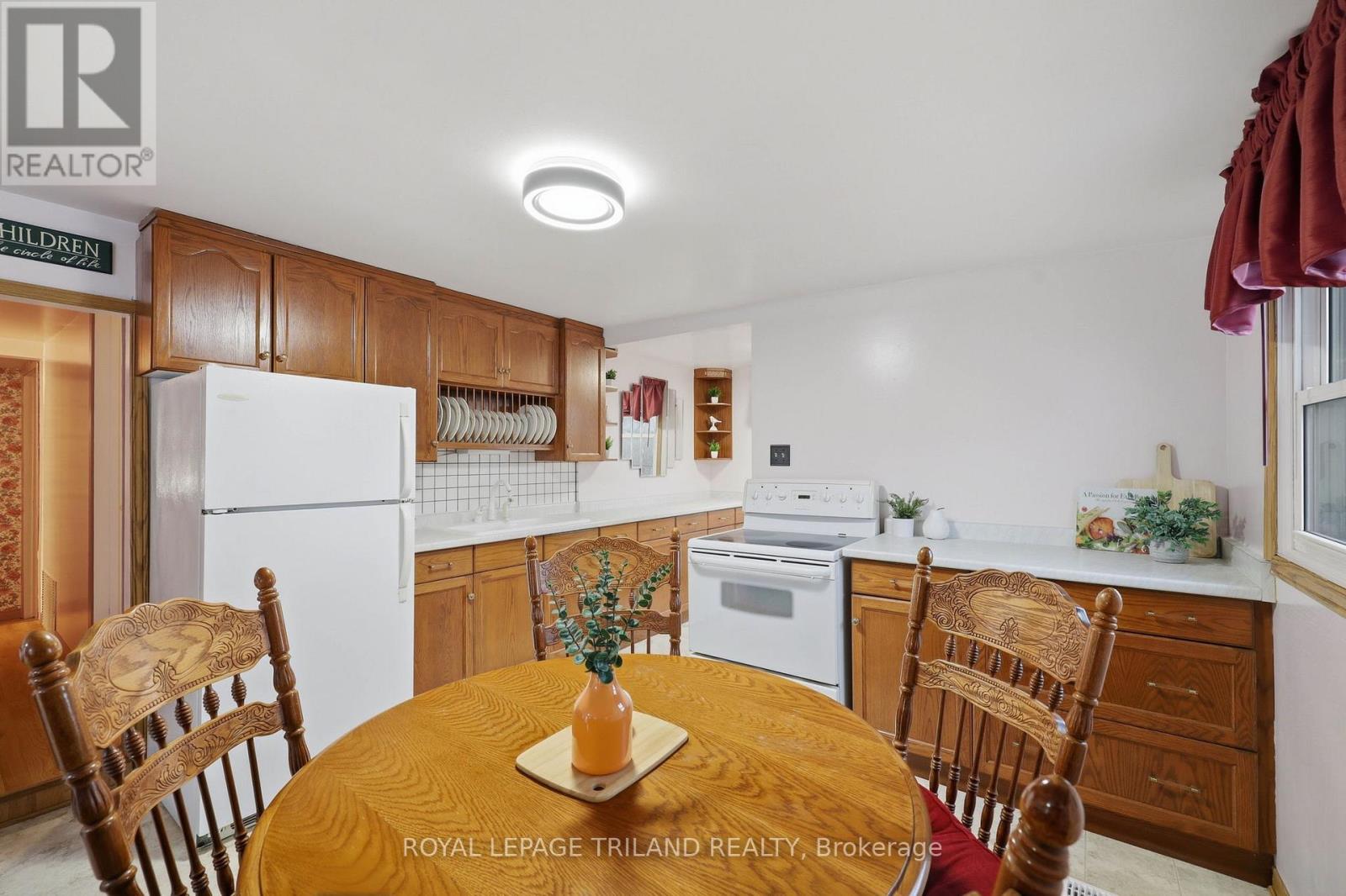 75 Sherrard Street, Lambton Shores, Ontario  N0M 2N0 - Photo 14 - X13005936