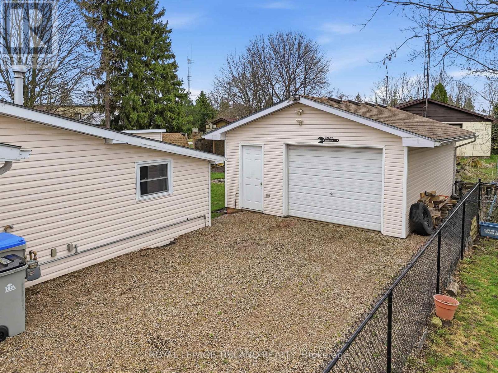 75 Sherrard Street, Lambton Shores, Ontario  N0M 2N0 - Photo 35 - X13005936