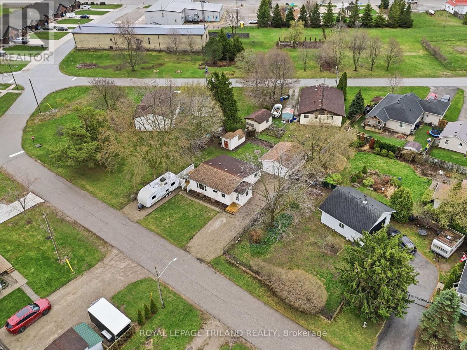 75 Sherrard Street, Lambton Shores, Ontario  N0M 2N0 - Photo 36 - X13005936