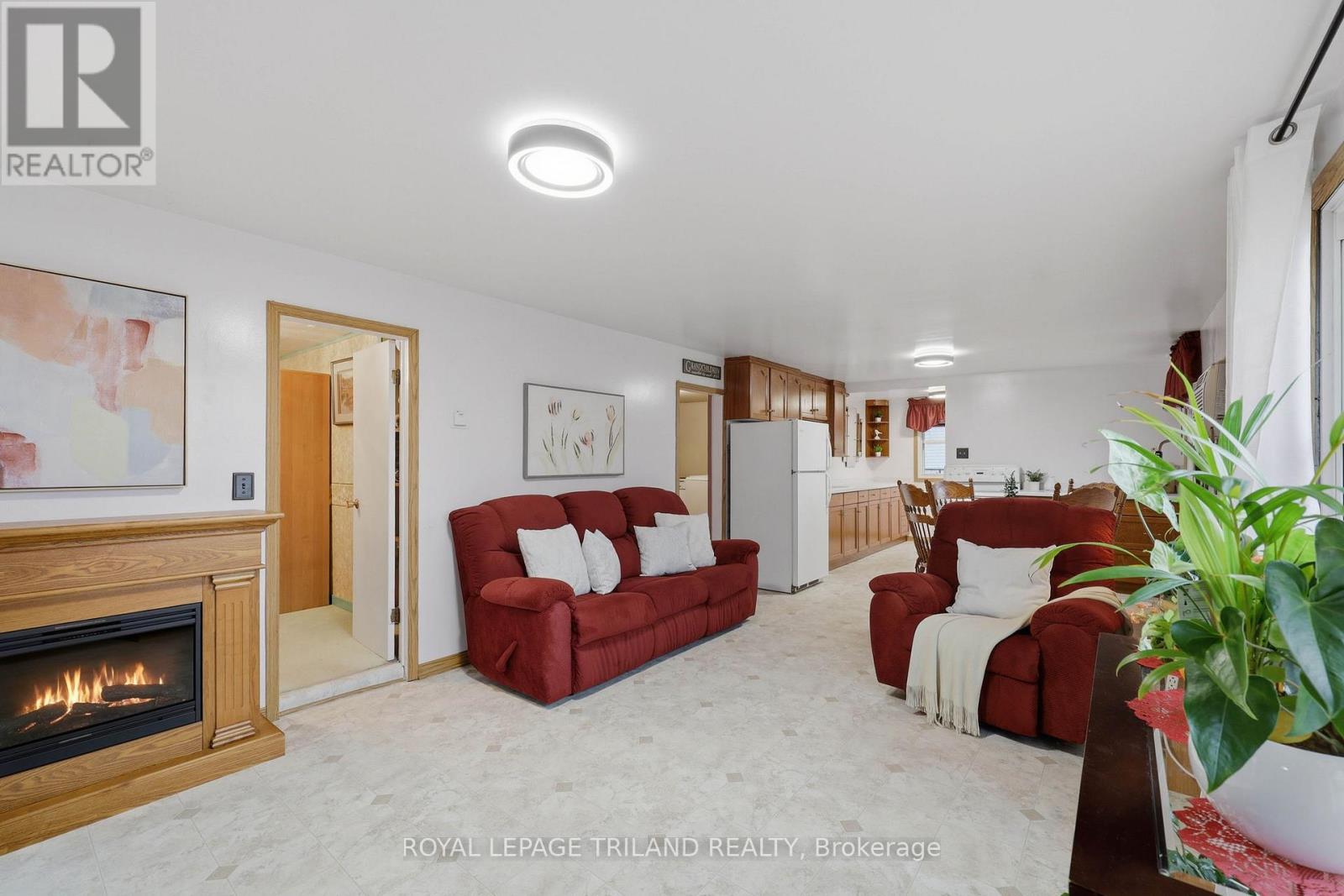 75 Sherrard Street, Lambton Shores, Ontario  N0M 2N0 - Photo 9 - X13005936