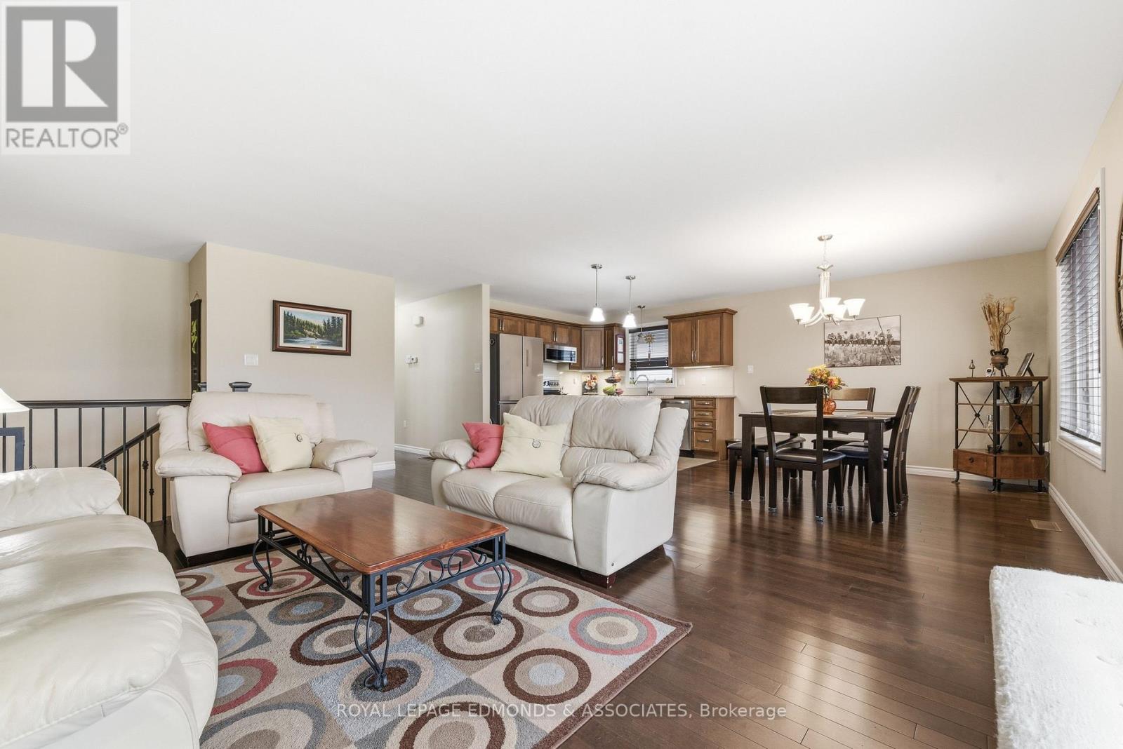 5 Nile Street, Petawawa, Ontario  K8H 2W8 - Photo 11 - X13005946