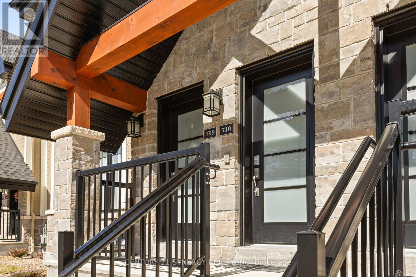 710 - 360 Montee Outaouais Street, Clarence-Rockland, Ontario  K4K 0N3 - Photo 2 - X13005788