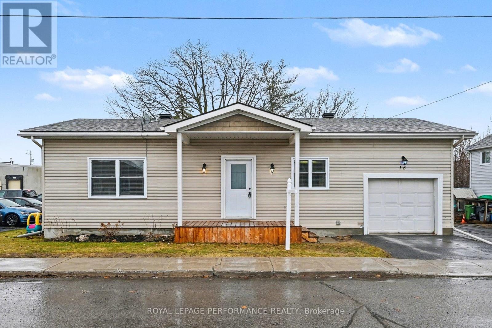 15 Forget Street, Russell, Ontario  K0A 1W0 - Photo 2 - X13005894