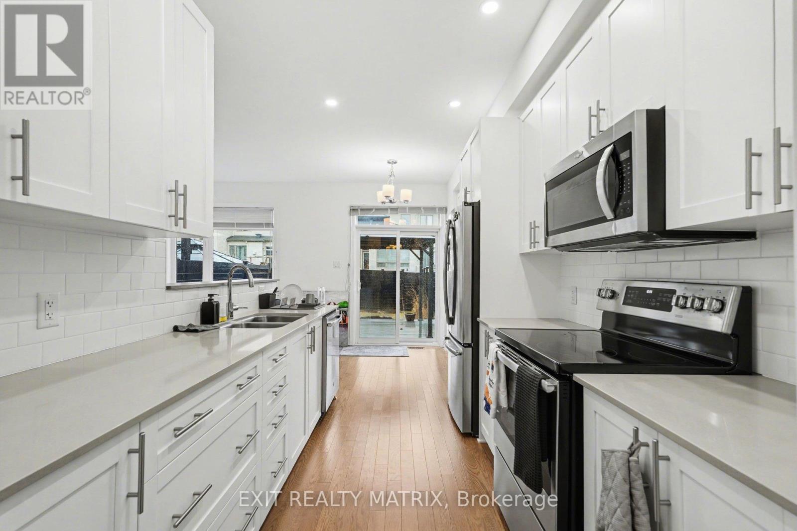 656 Putney Crescent W, Ottawa, Ontario  K2S 2N7 - Photo 8 - X13006052