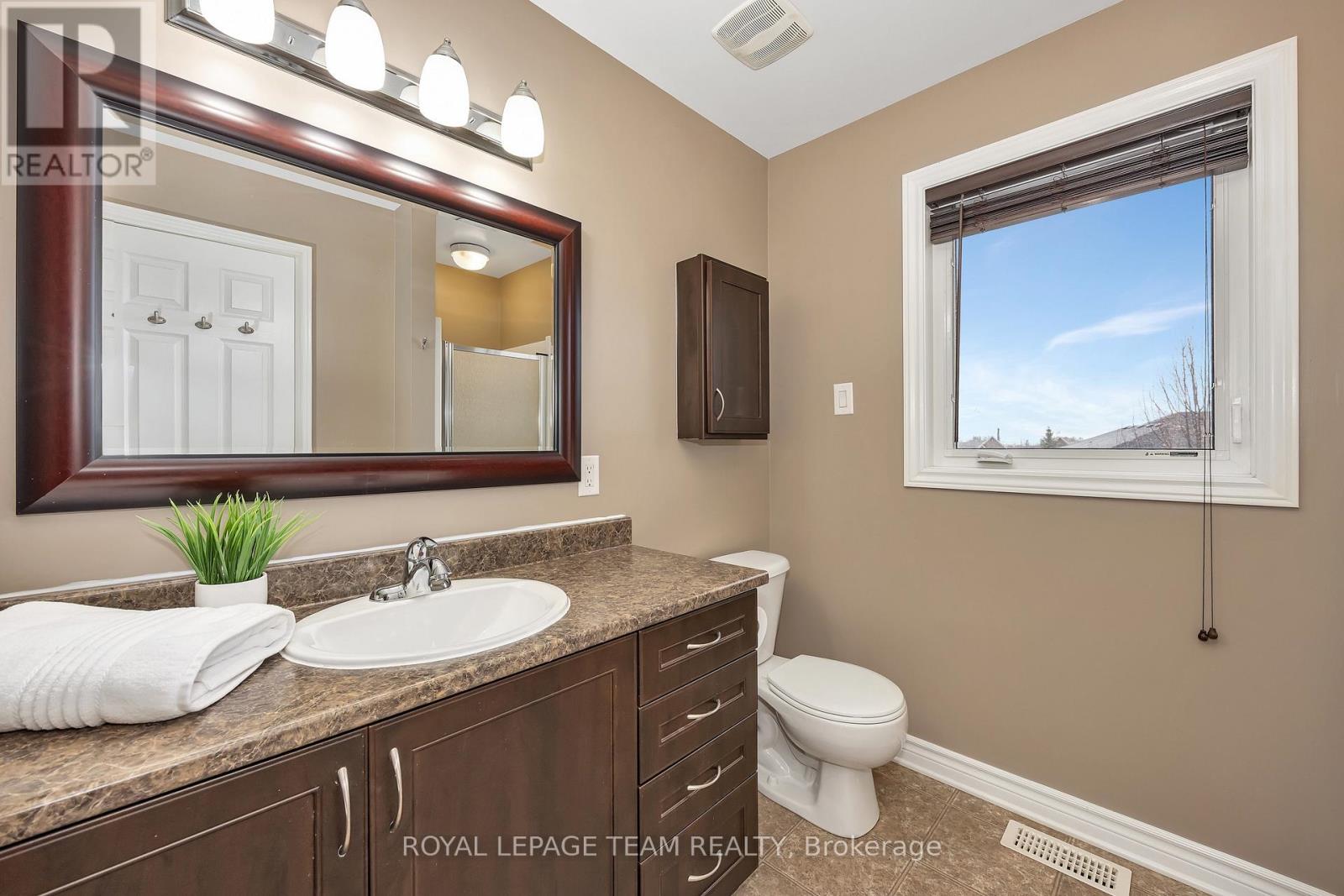 217 Hunterbrook Street, Ottawa, Ontario  K2K 0E6 - Photo 13 - X13006092