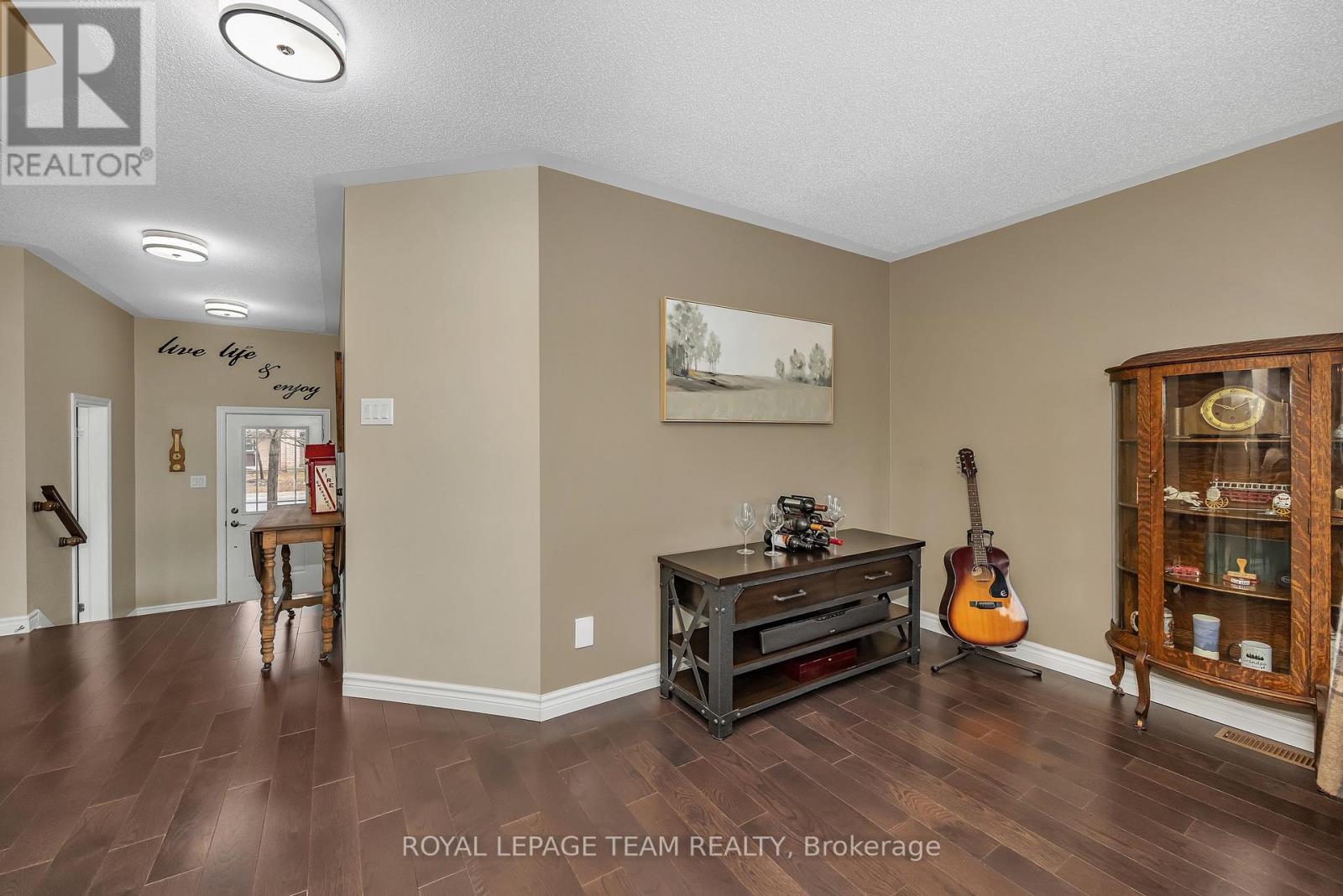 217 Hunterbrook Street, Ottawa, Ontario  K2K 0E6 - Photo 3 - X13006092