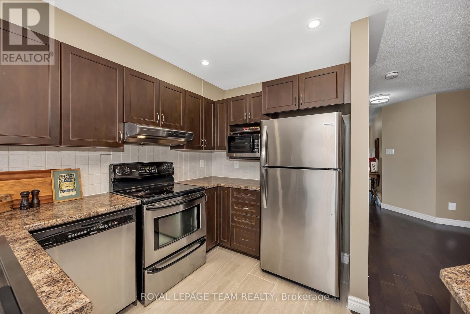 217 Hunterbrook Street, Ottawa, Ontario  K2K 0E6 - Photo 9 - X13006092