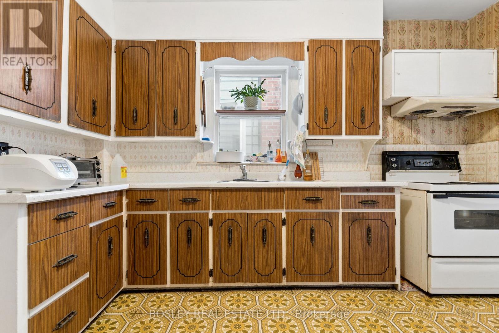 183 Gladstone Avenue, Toronto, Ontario  M6J 3L3 - Photo 9 - C13005866