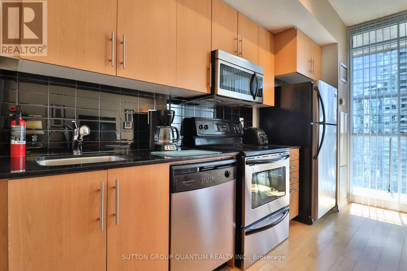 2604 - 65 Bremner Boulevard, Toronto, Ontario  M5J 0A7 - Photo 4 - C13005876