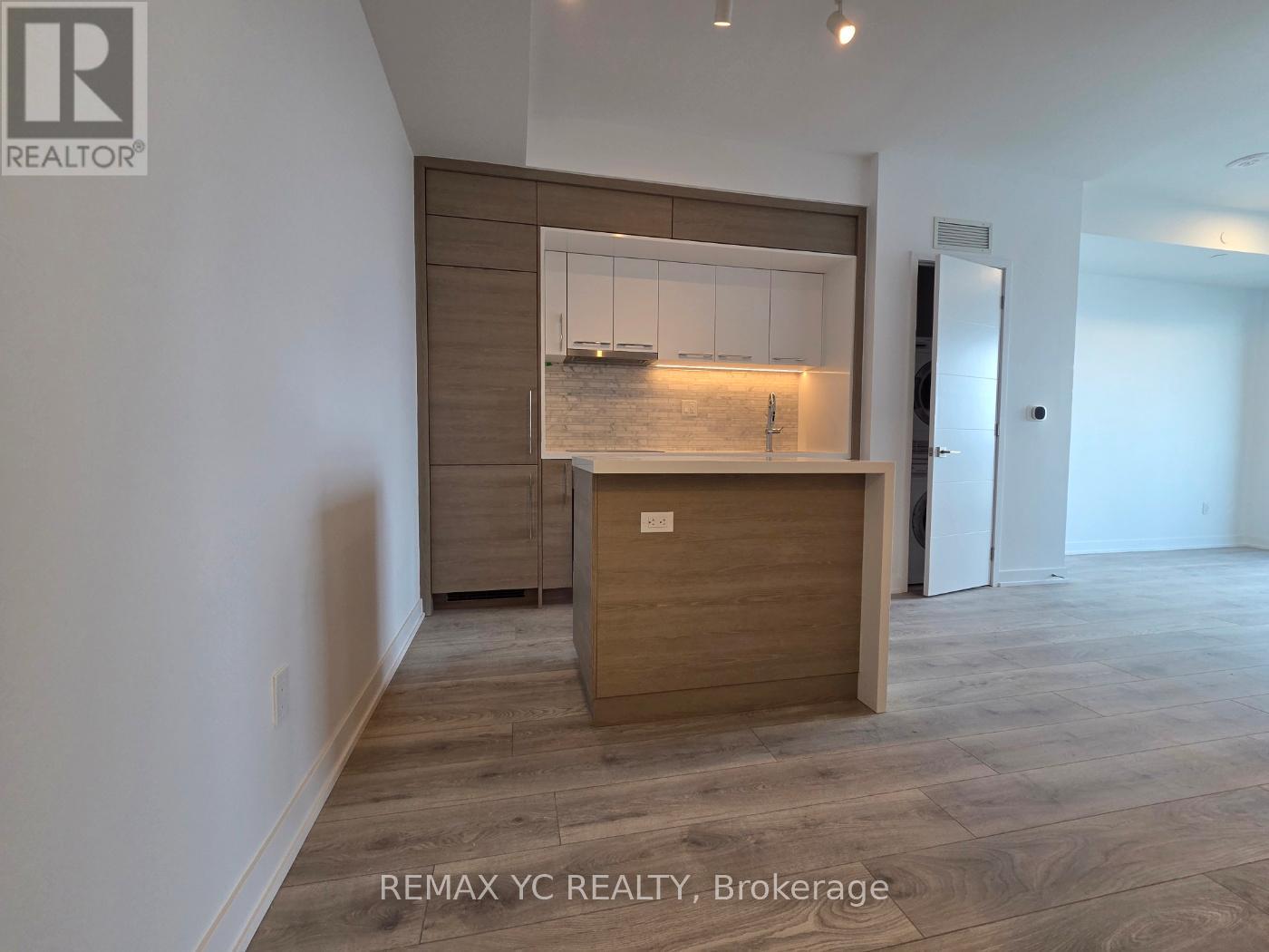 1905 - 29 GREEN TRAIL COURT, Toronto, Ontario