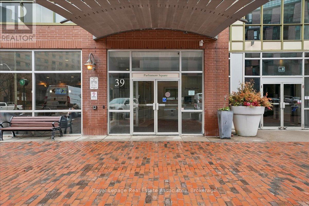 804 - 39 Parliament Street, Toronto, Ontario  M5A 4R2 - Photo 2 - C13006010