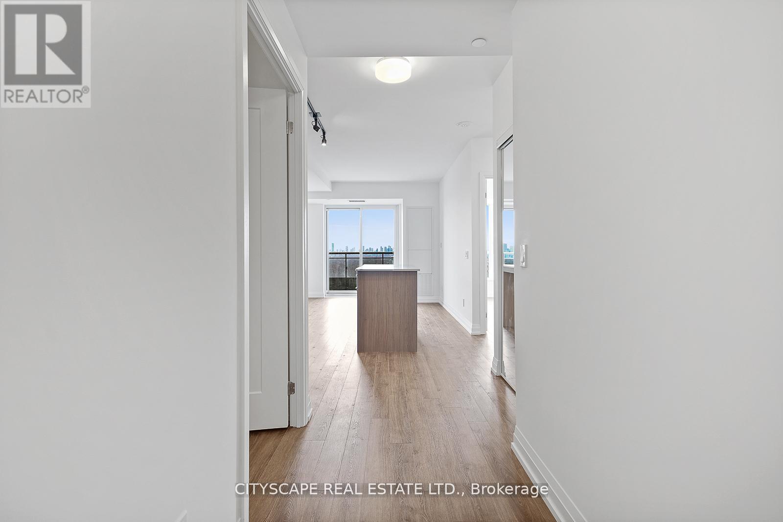 1811 - 286 Main Street, Toronto, Ontario  M4C 4X4 - Photo 2 - E13005784