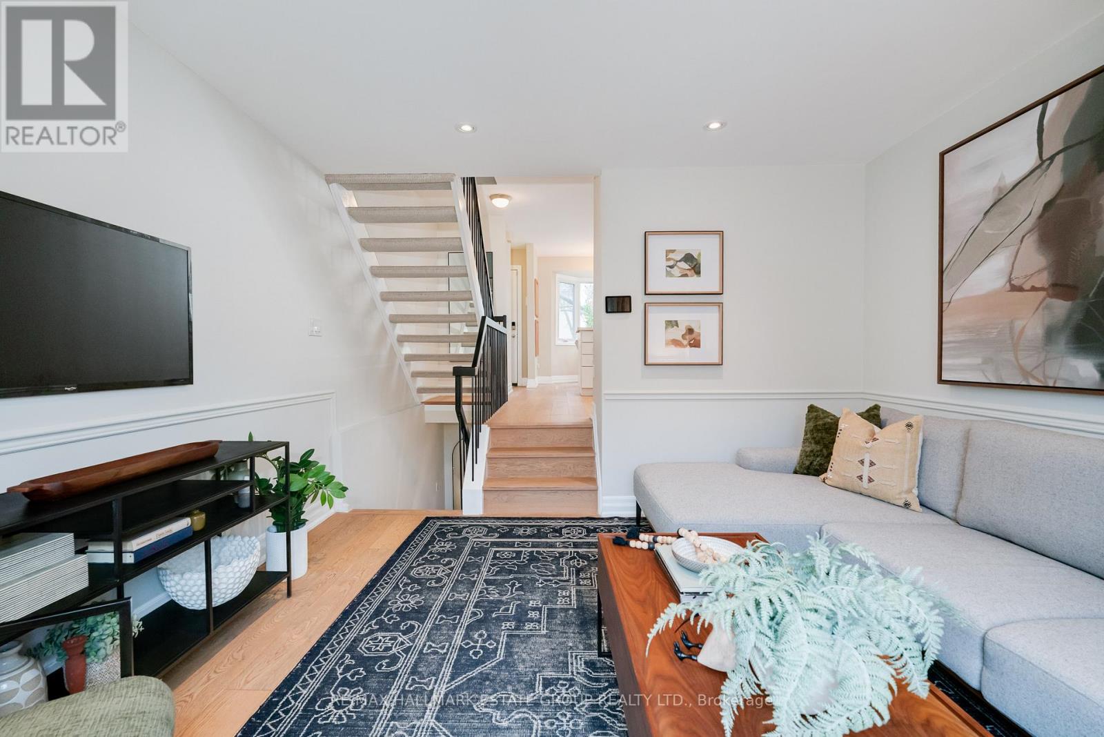 31 Unity Road, Toronto, Ontario  M4J 5A3 - Photo 15 - E13005872