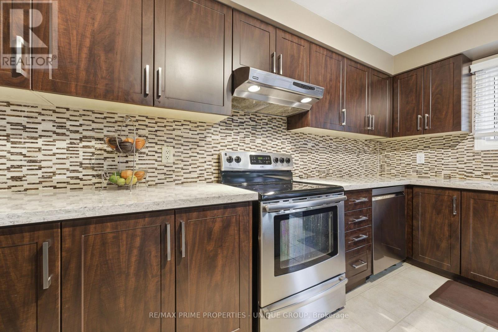 1518 Rawlings Drive, Pickering, Ontario  L1V 5A5 - Photo 13 - E13005886