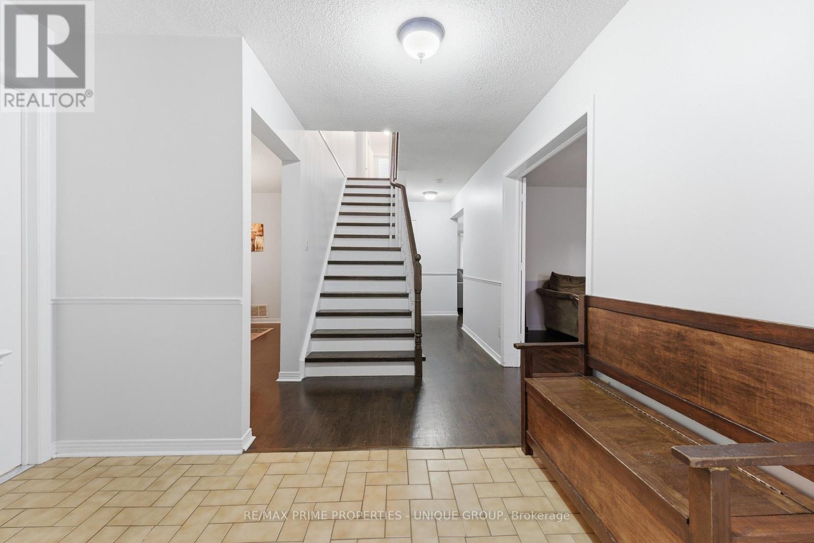 1518 Rawlings Drive, Pickering, Ontario  L1V 5A5 - Photo 5 - E13005886