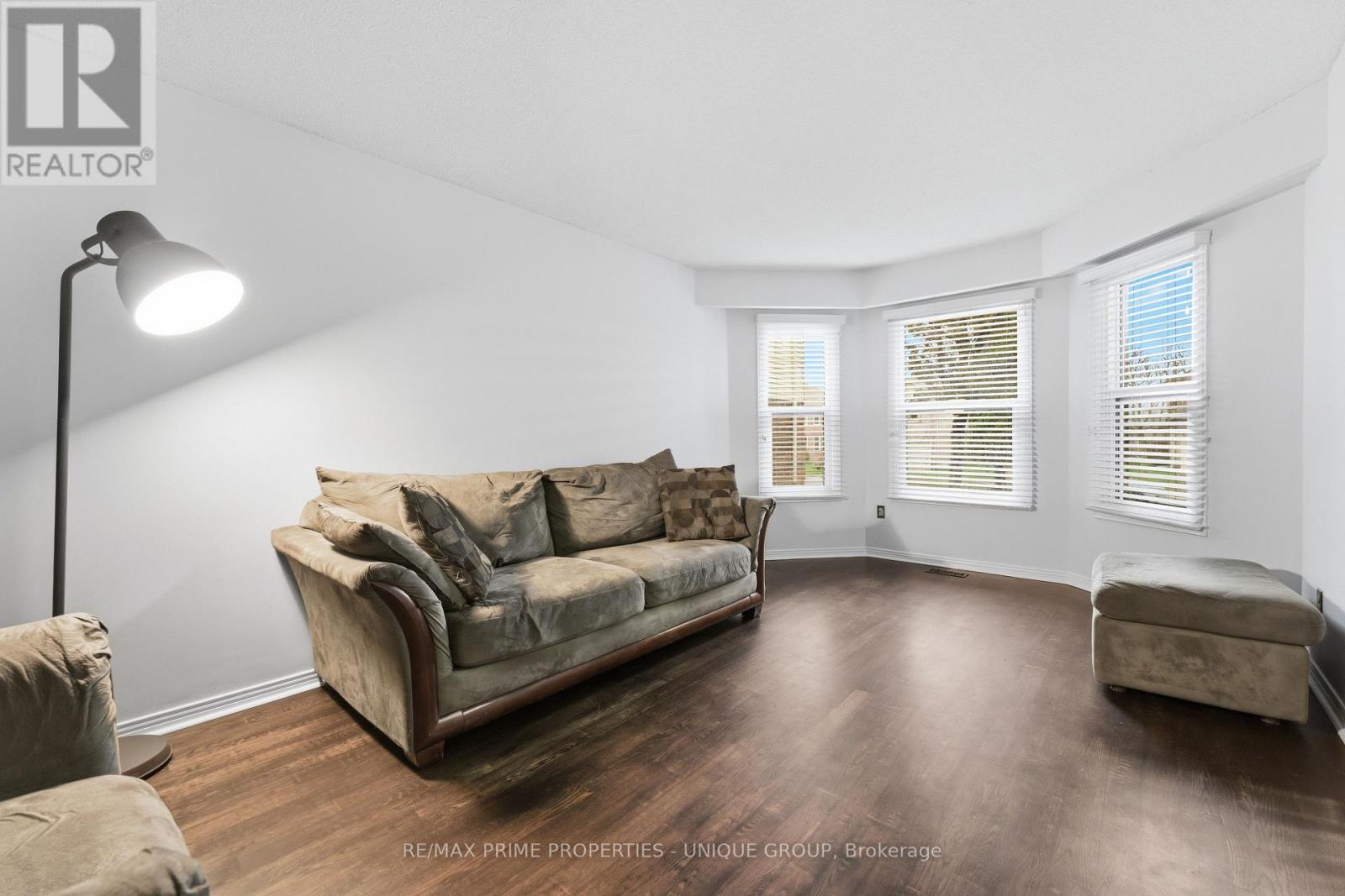 1518 Rawlings Drive, Pickering, Ontario  L1V 5A5 - Photo 6 - E13005886