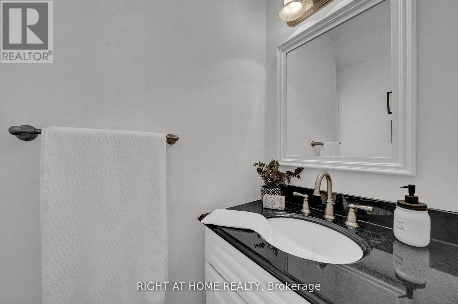 527 Beech Street E, Whitby, Ontario  L1N 7R1 - Photo 20 - E13005904