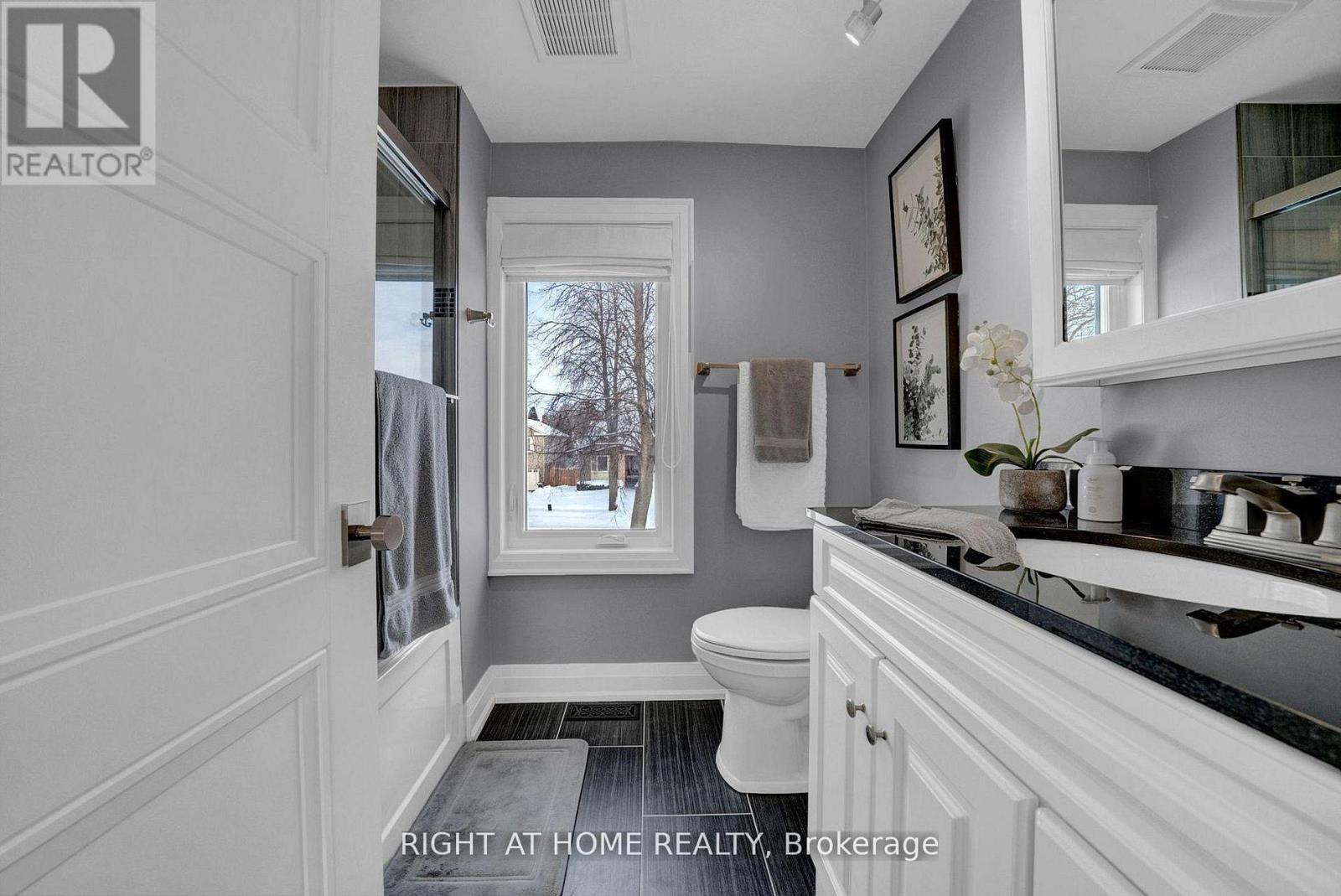 527 Beech Street E, Whitby, Ontario  L1N 7R1 - Photo 33 - E13005904