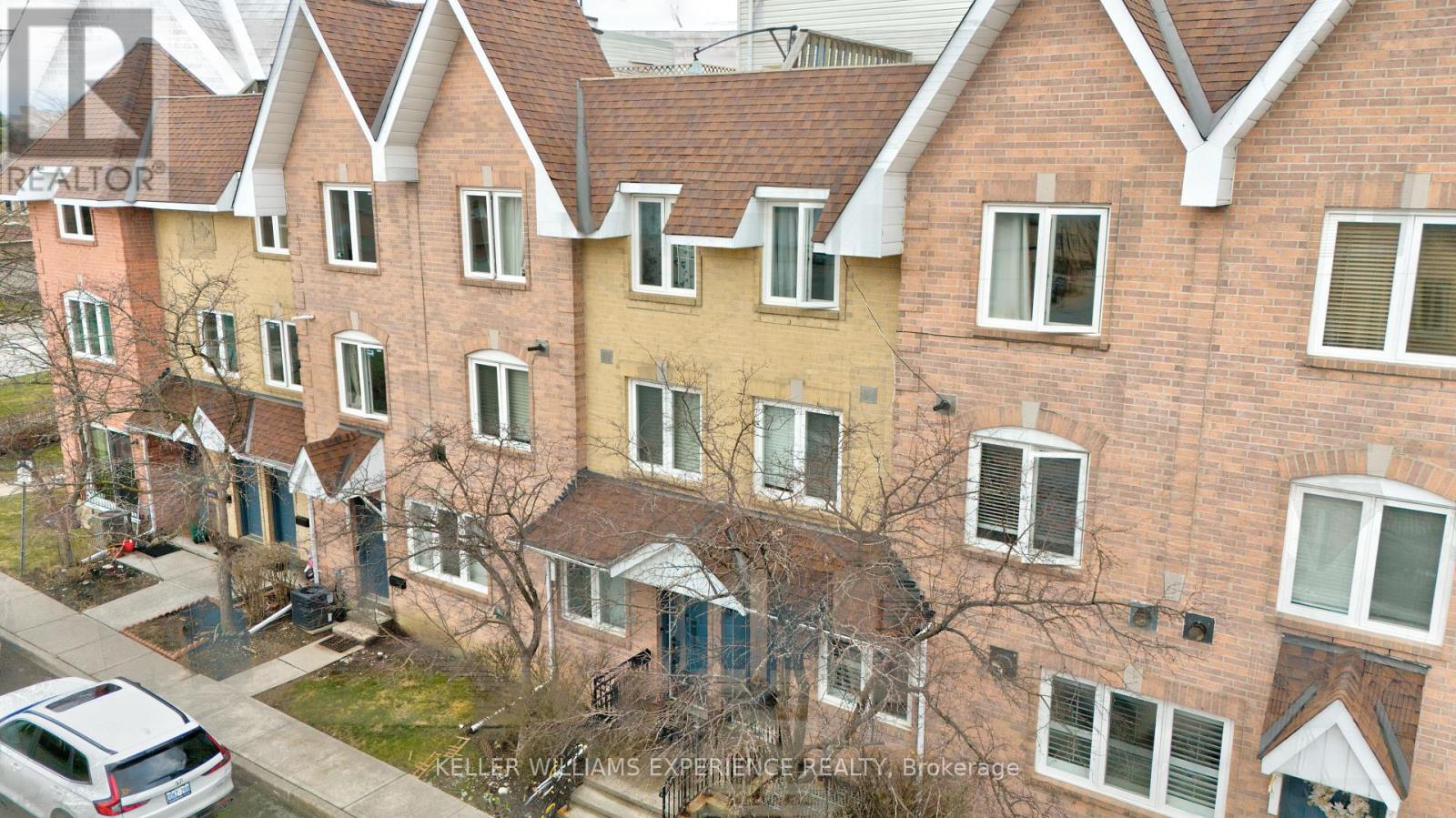 406 - 75 Weldrick Road E, Richmond Hill, Ontario  L4C 0H9 - Photo 2 - N13005674