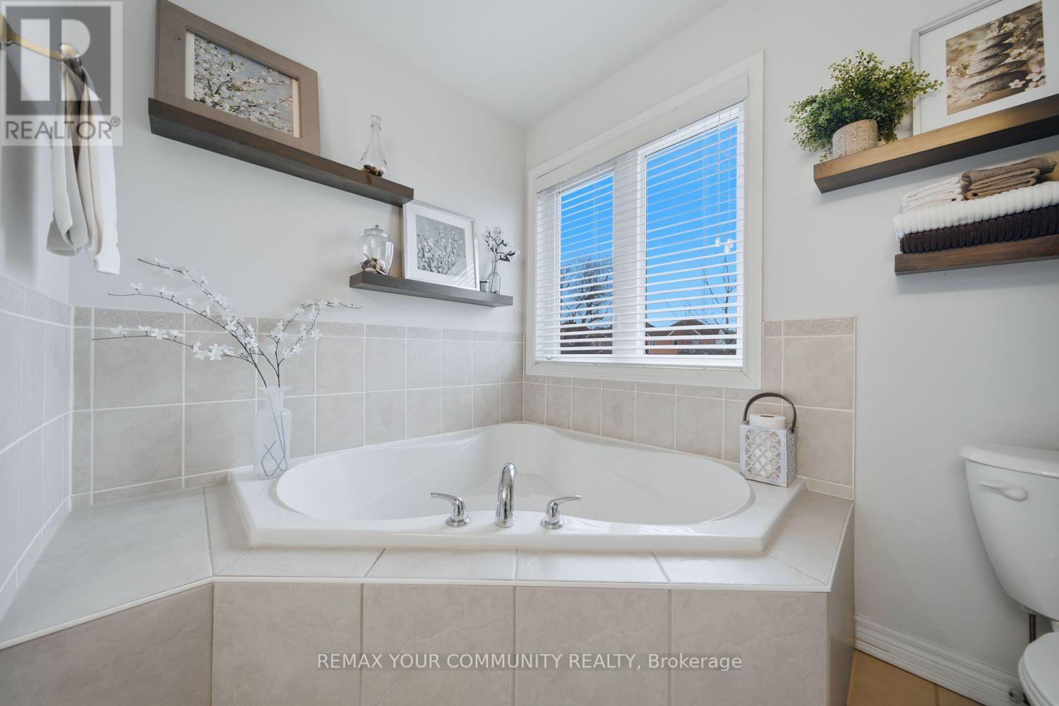 213 Shirrick Drive, Richmond Hill, Ontario  L4E 4Y4 - Photo 36 - N13005746